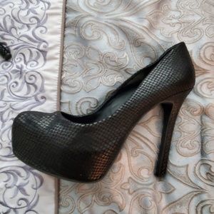 Jessica Simpson snake leather Stilleto